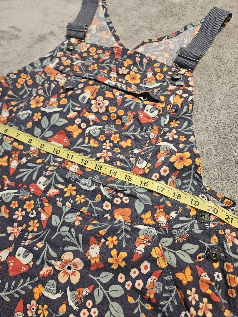 Duluth Trading Garden Gnome Floral Heirloom Short Overalls Size XL - Picture 6 of 14